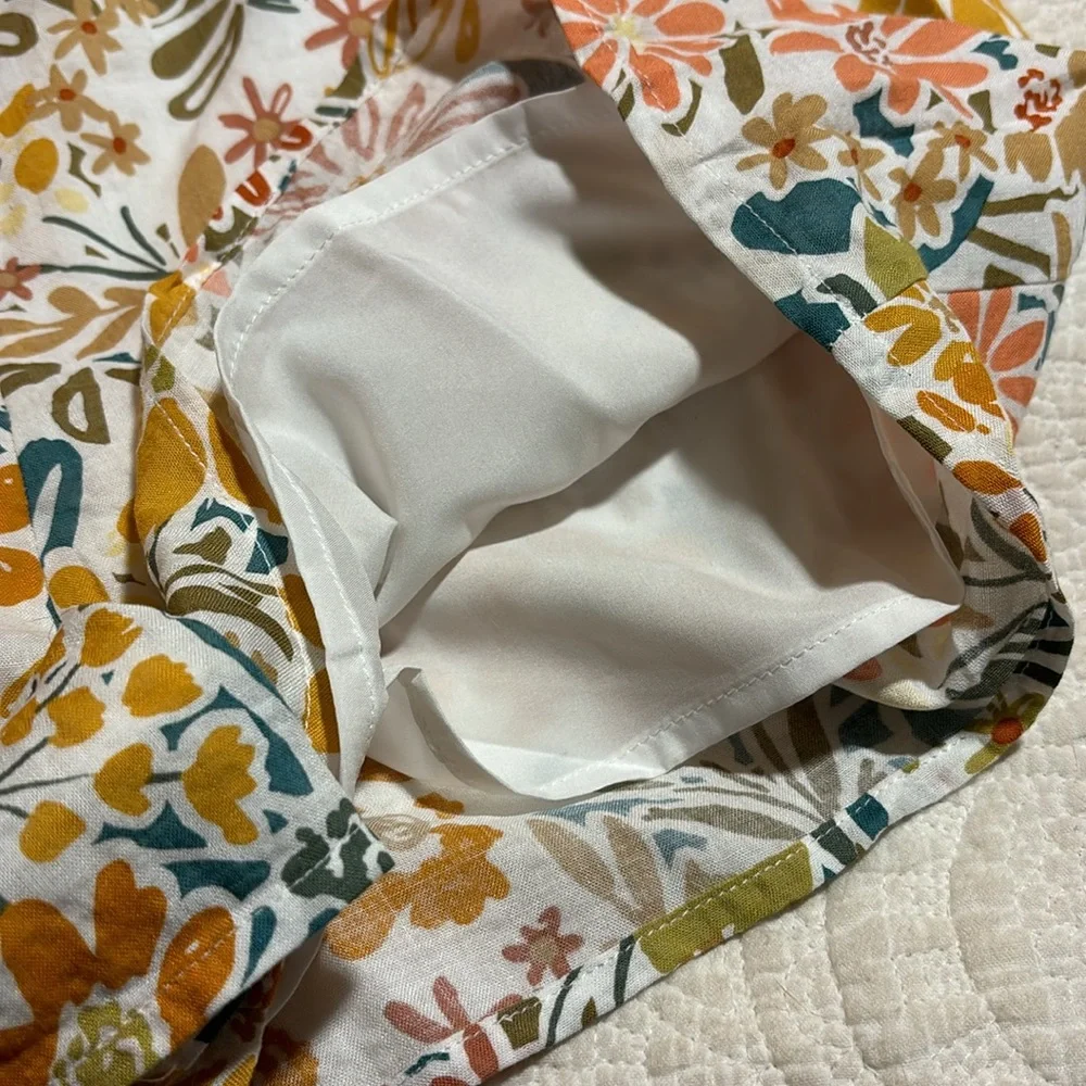 Floral Romper w/ tie closure - Picture 6 of 7